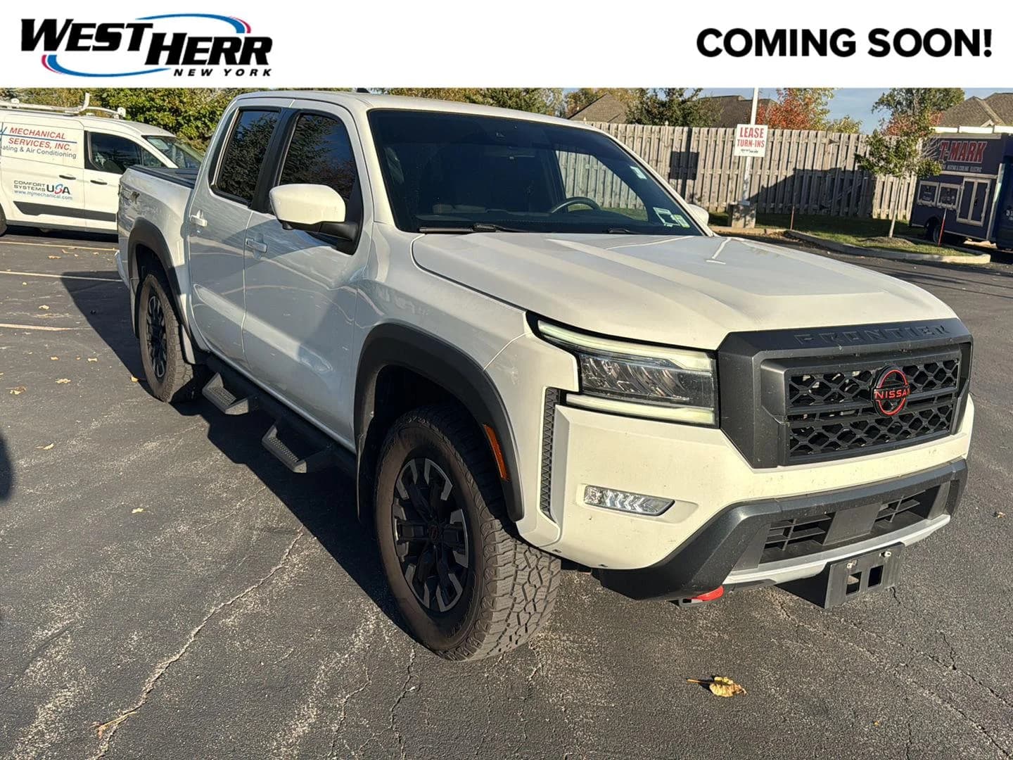 2022 Nissan Frontier PRO-4X — photo 1 of 10