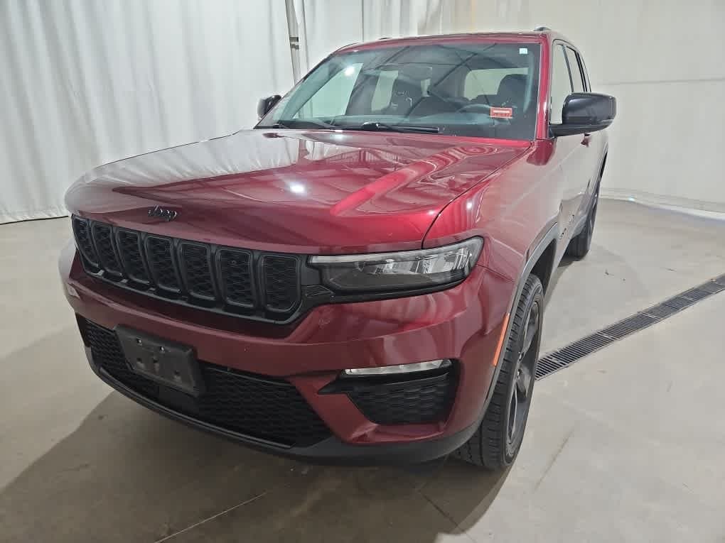 2023 Jeep Grand Cherokee Limited — photo 1 of 13