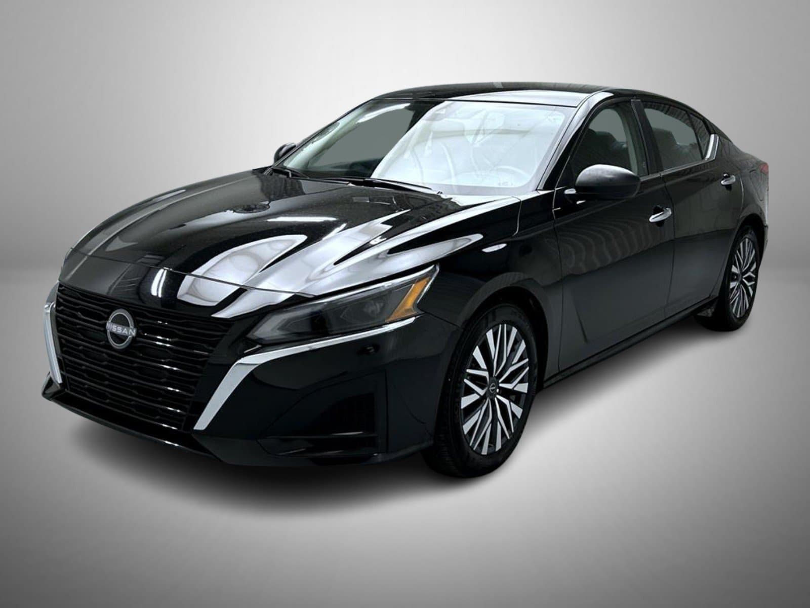 2025 Nissan Altima Base — photo 1 of 25