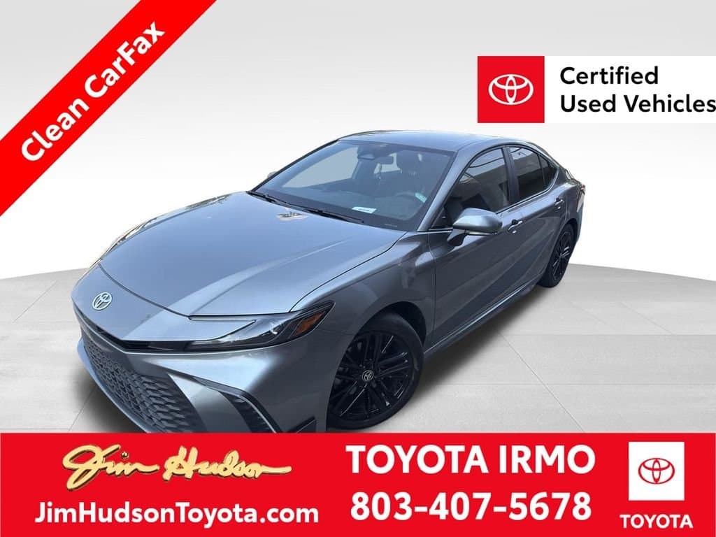 2025 Toyota Camry SE — photo 1 of 5