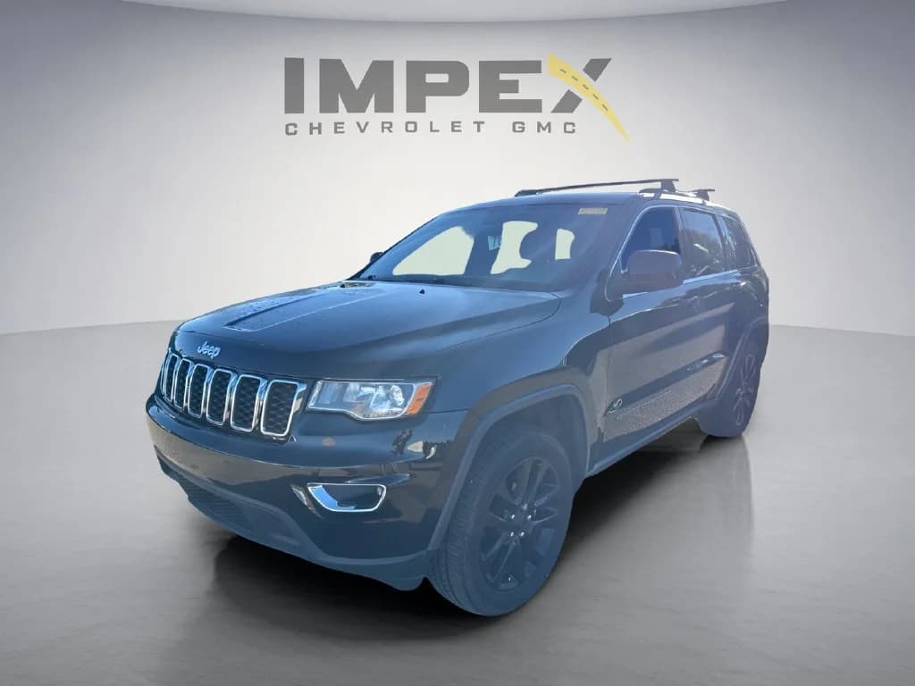 2018 Jeep Grand Cherokee Laredo E — photo 1 of 15