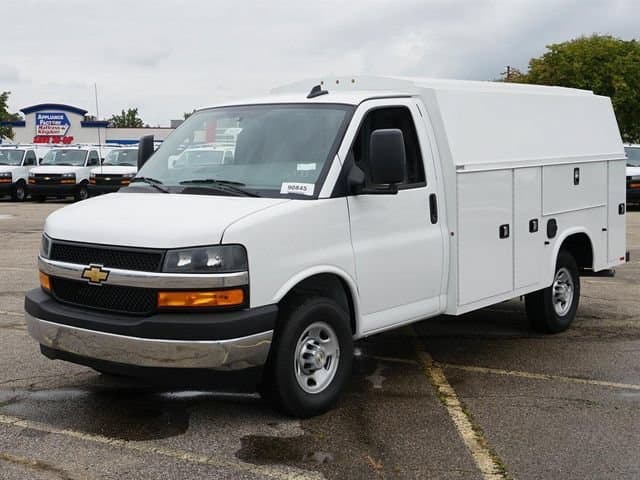 2025 Chevrolet Express Cutaway 3500 1WT — photo 1 of 47