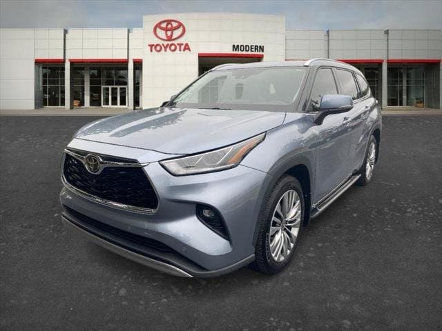 2021 Toyota Highlander Base — photo 1 of 29