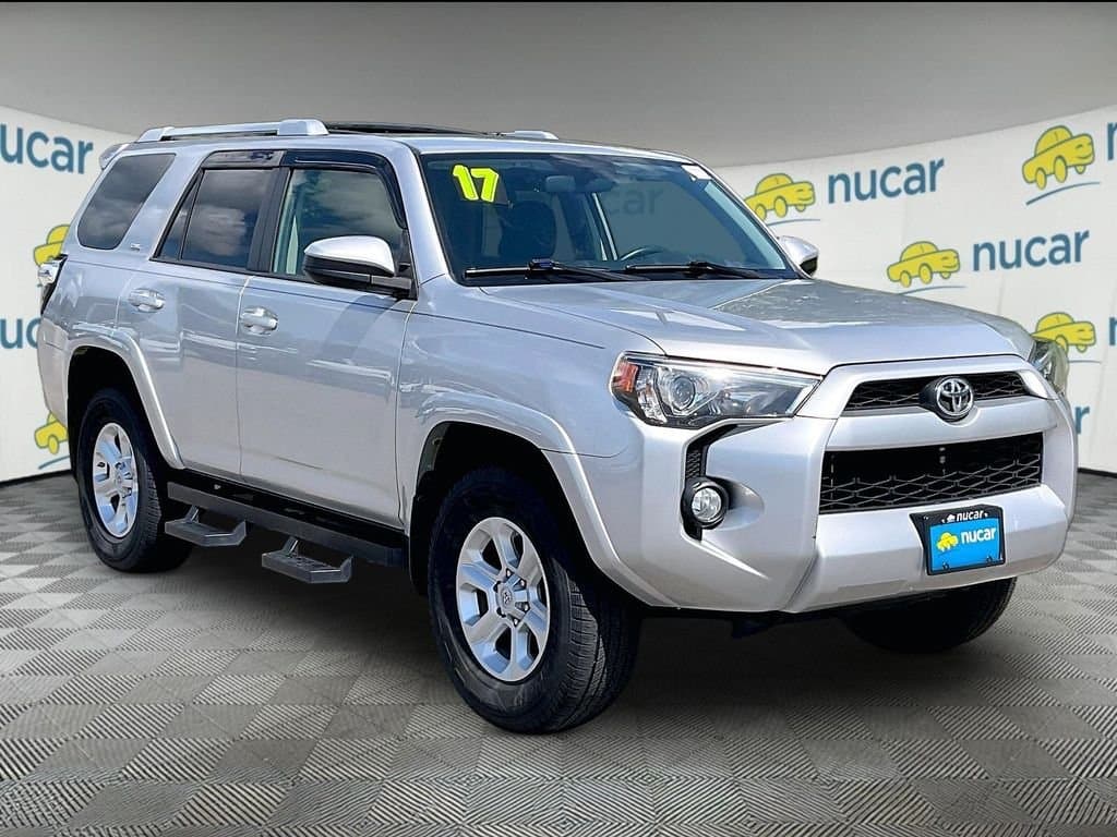 2017 Toyota 4Runner SR5 — photo 1 of 39