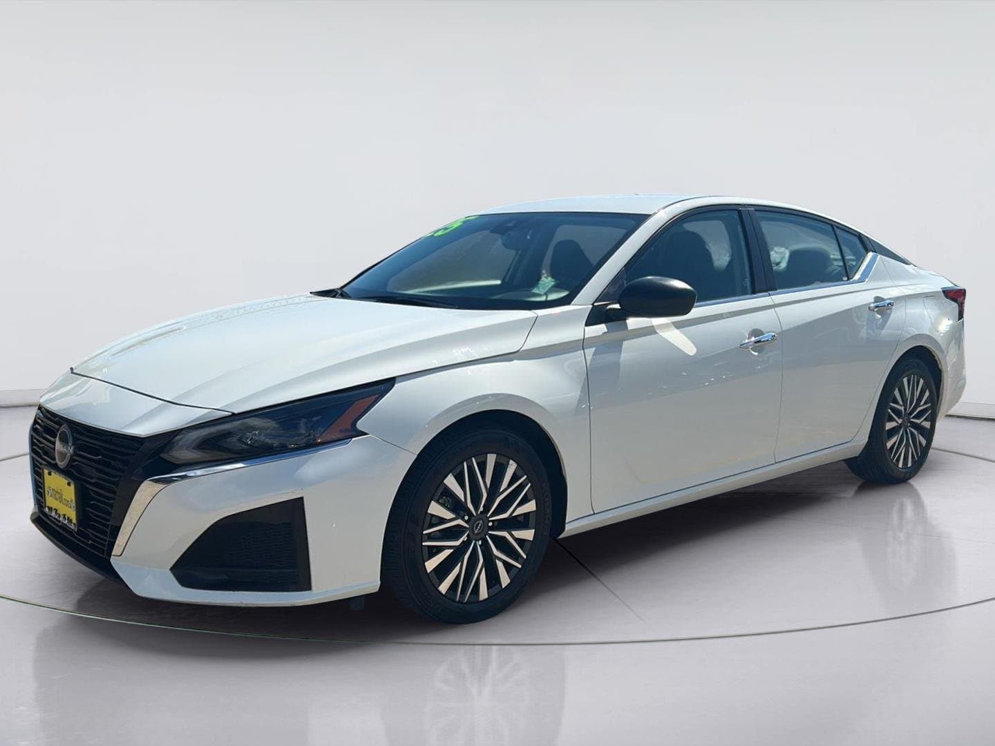 2025 Nissan Altima SV — photo 1 of 34