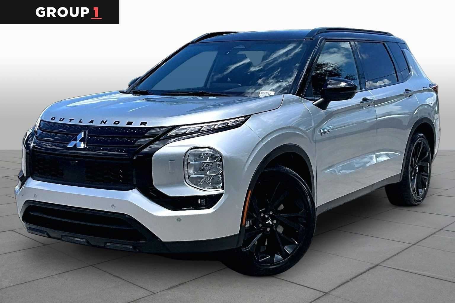 2025 Mitsubishi Outlander Plug-In Hybrid SEL Black Edition — photo 1 of 35