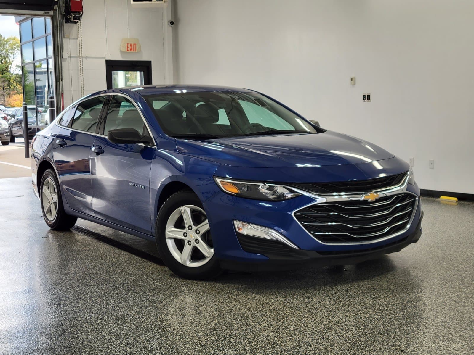 2023 Chevrolet Malibu LS — photo 1 of 31