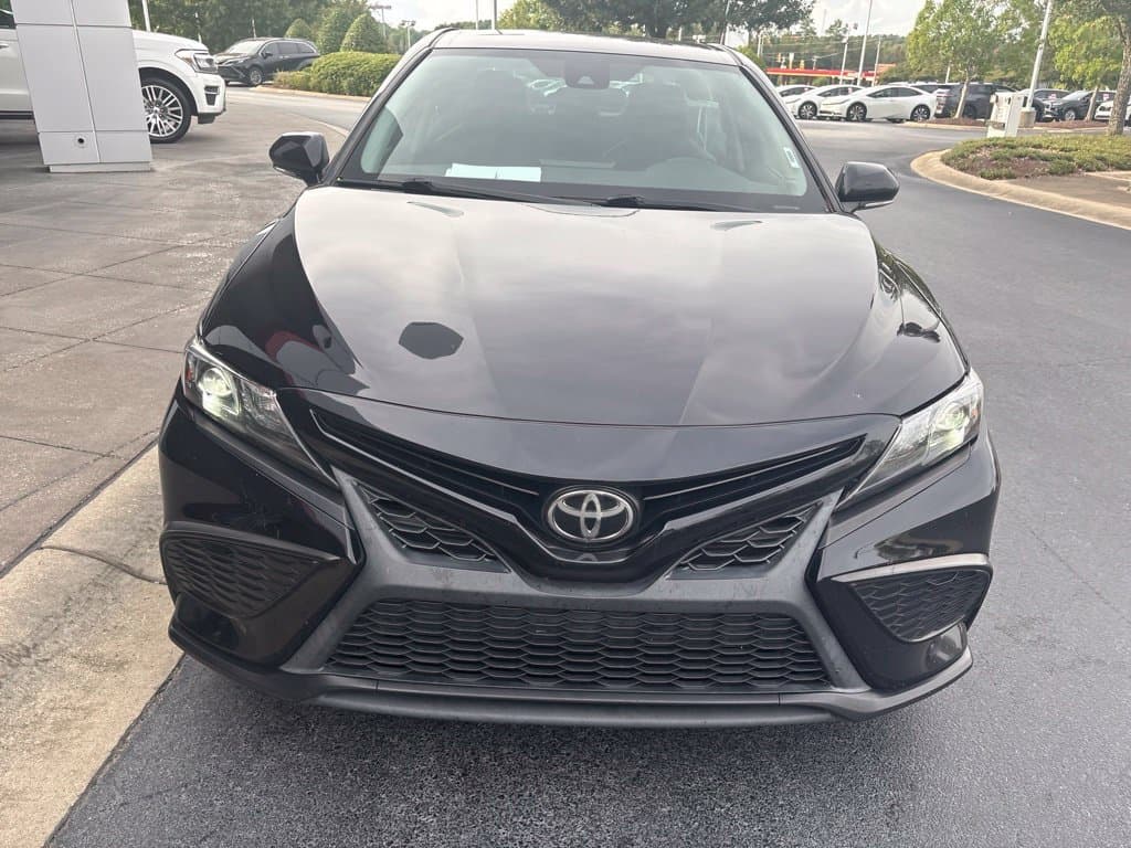 2022 Toyota Camry SE — photo 1 of 3