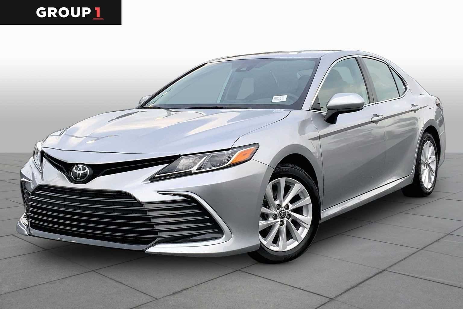 2024 Toyota Camry LE — photo 1 of 28