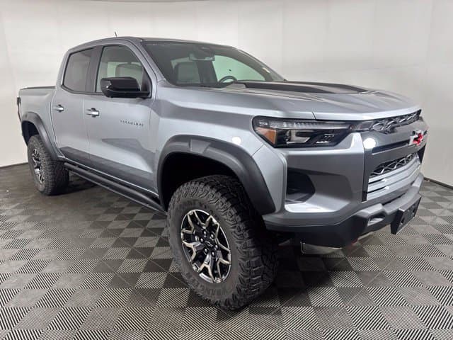 2025 Chevrolet Colorado Base — photo 1 of 22