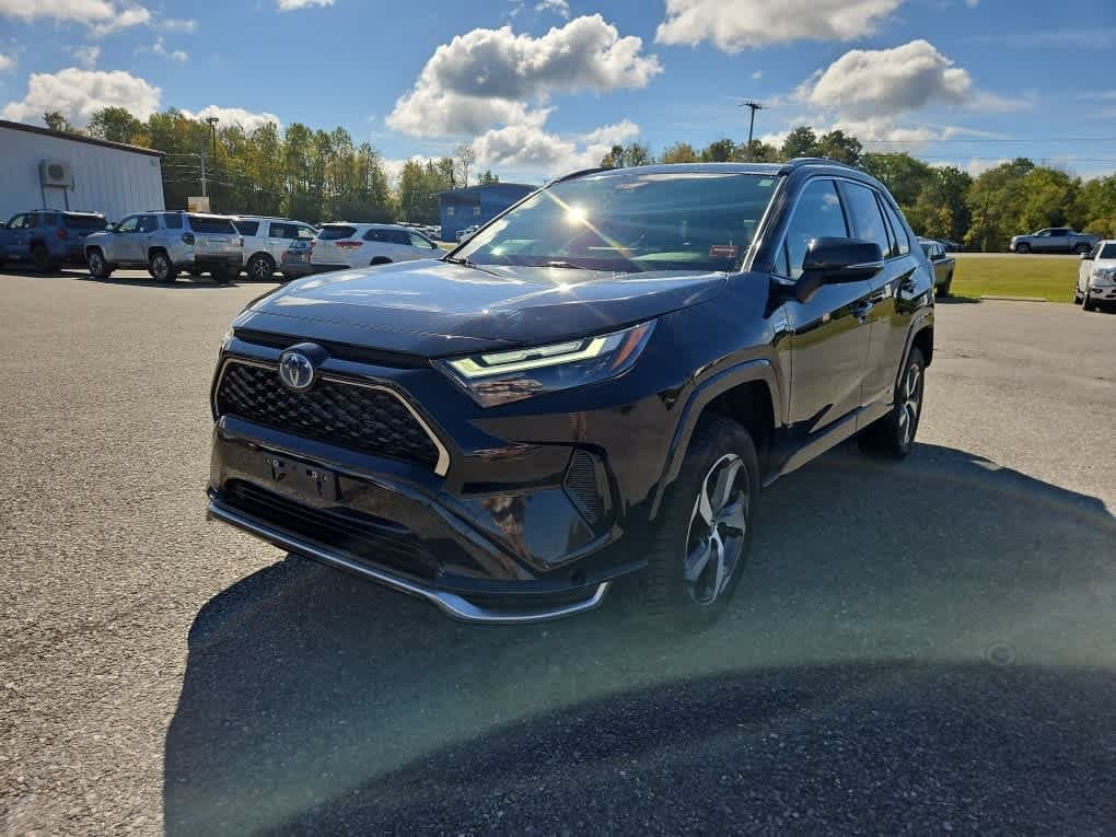 2023 Toyota RAV4 Prime SE — photo 1 of 8