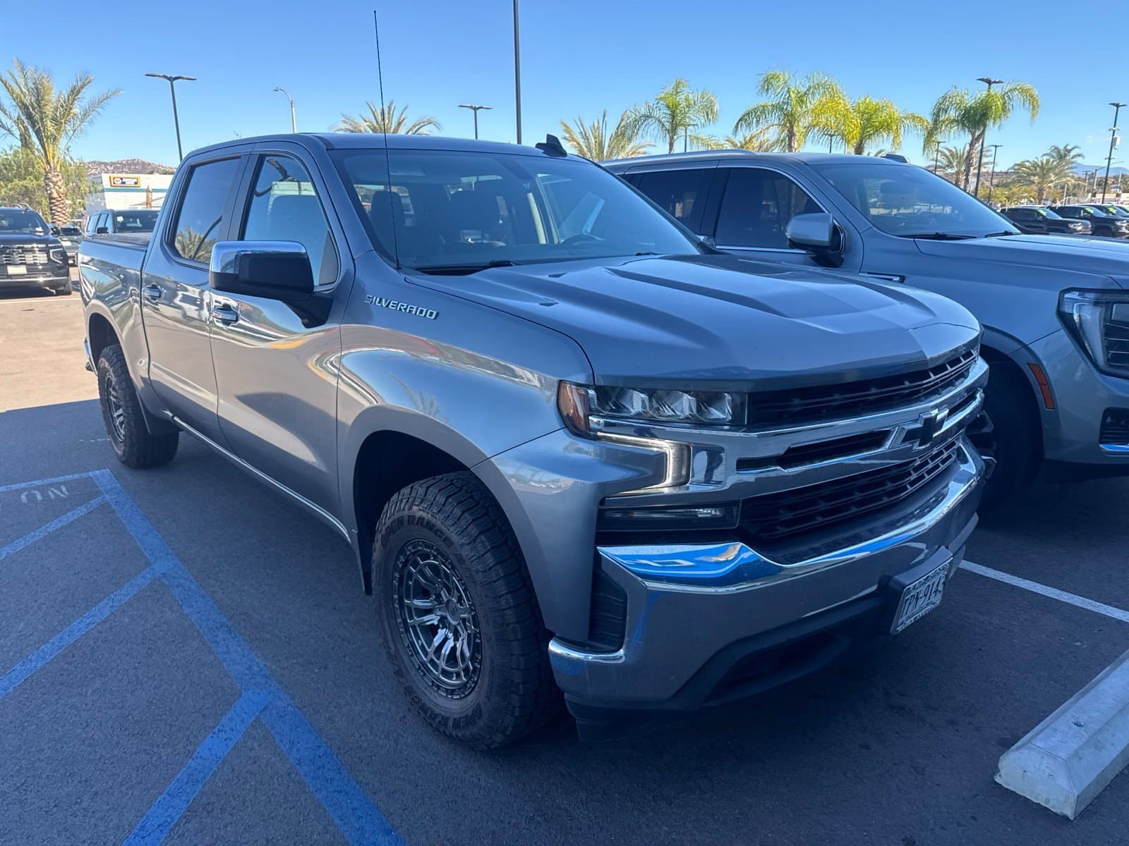 2021 Chevrolet Silverado 1500 LT — photo 1 of 12