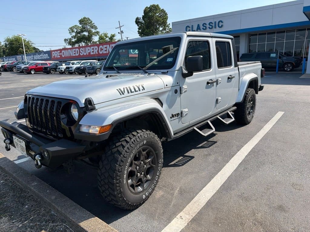 2023 Jeep Gladiator Willys — photo 1 of 10