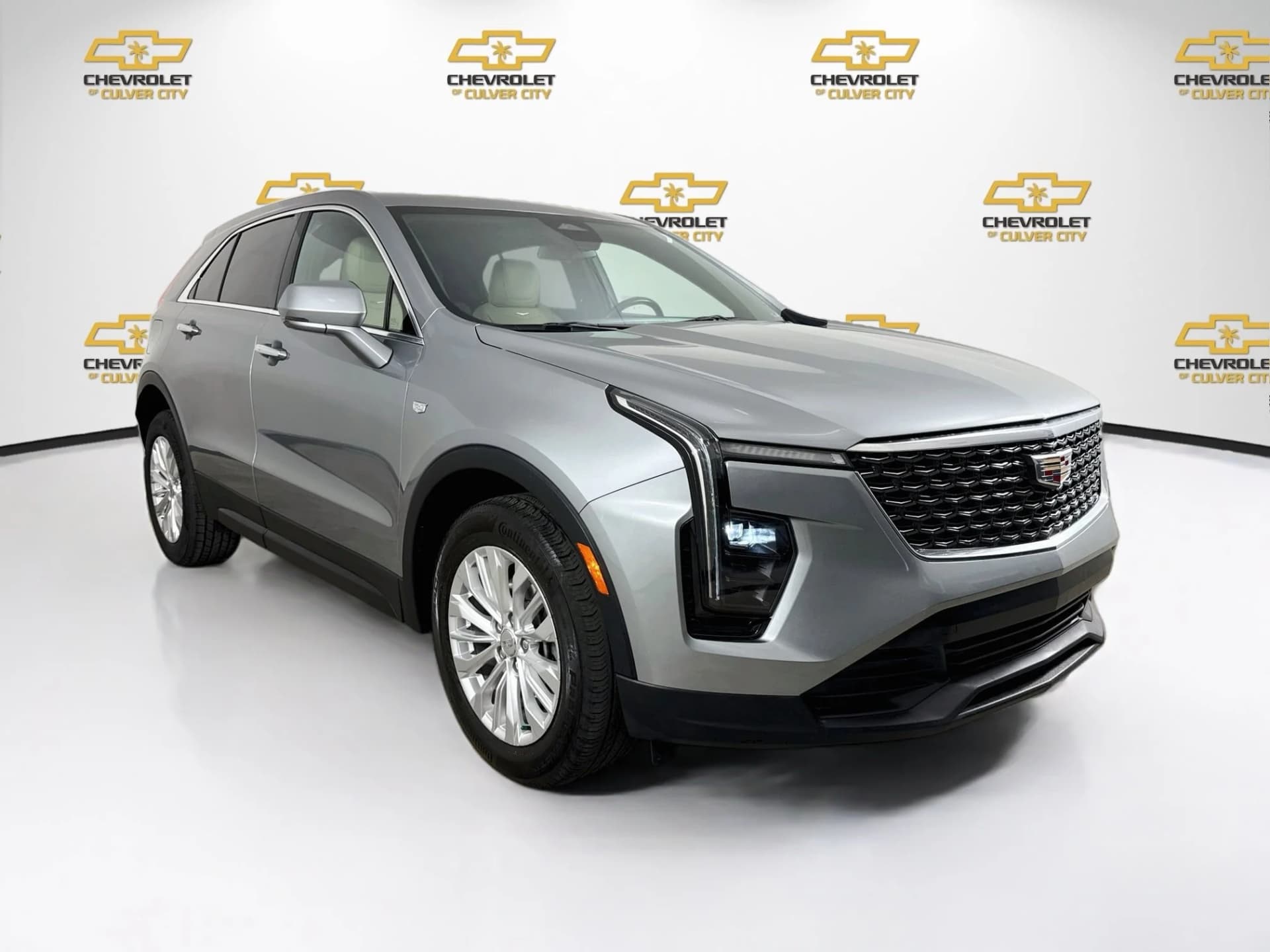 2024 Cadillac XT4 Luxury — photo 1 of 34