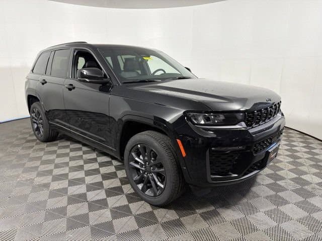 2026 Jeep Grand Cherokee Limited Reserve — photo 1 of 33