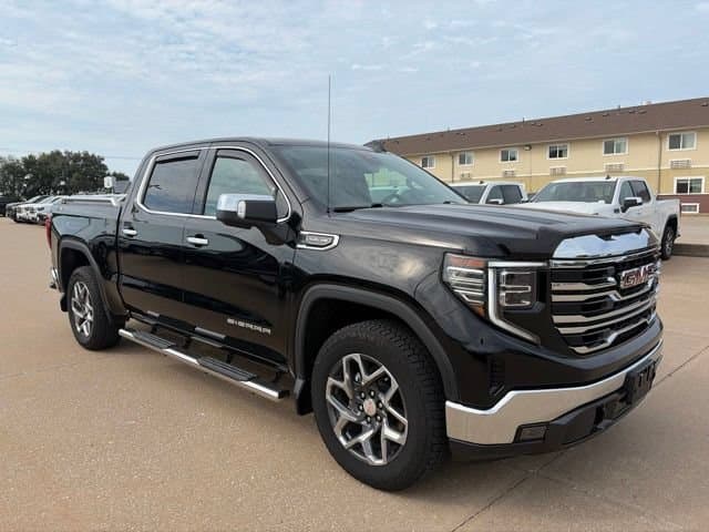 2023 GMC Sierra 1500 SLT — photo 1 of 25
