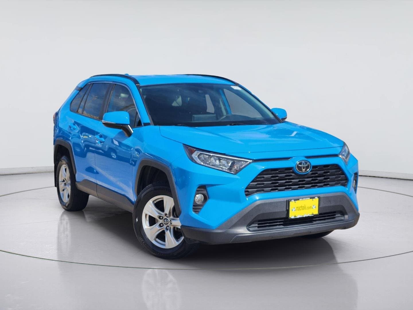 2021 Toyota RAV4 XLE — photo 1 of 34