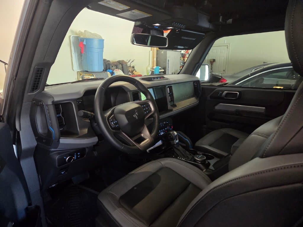 2024 Ford Bronco Black Diamond — photo 1 of 2