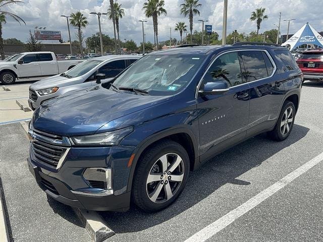 2023 Chevrolet Traverse LT Leather — photo 1 of 6
