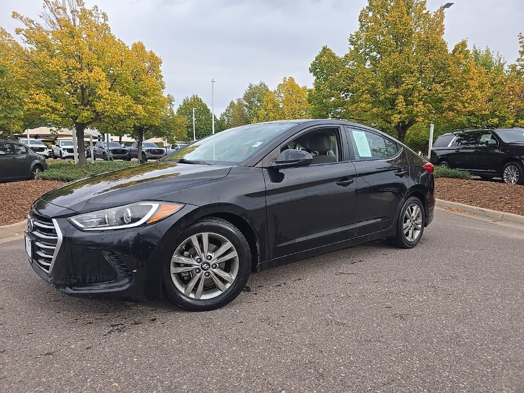 2018 Hyundai Elantra SEL — photo 1 of 8