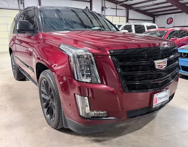 2020 Cadillac Escalade Premium Luxury — photo 1 of 33