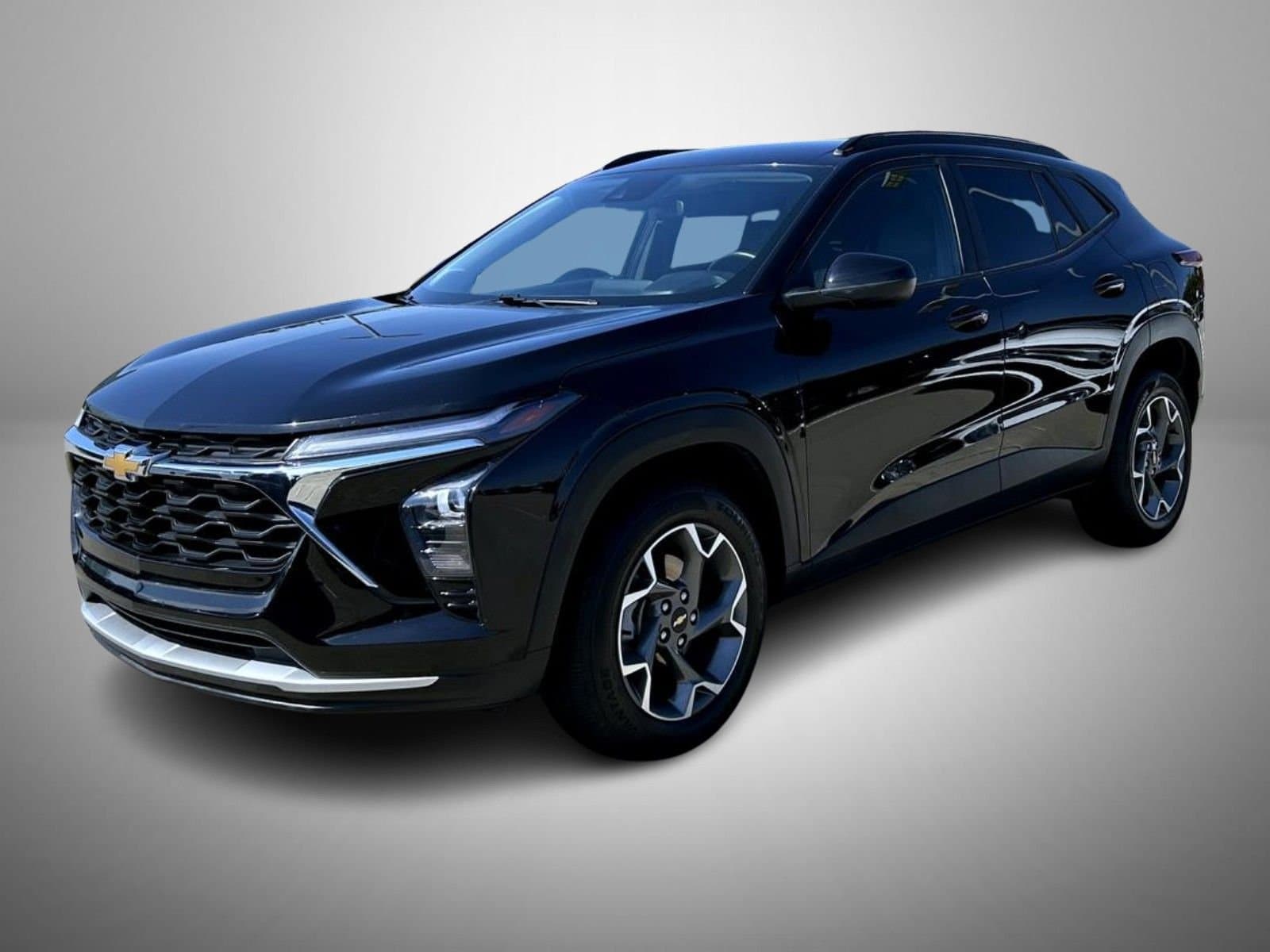 2025 Chevrolet Trax LT — photo 1 of 25