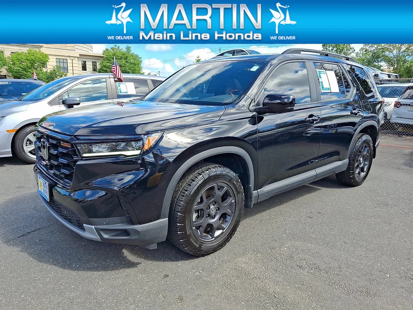 2025 Honda Pilot TrailSport — photo 1 of 33