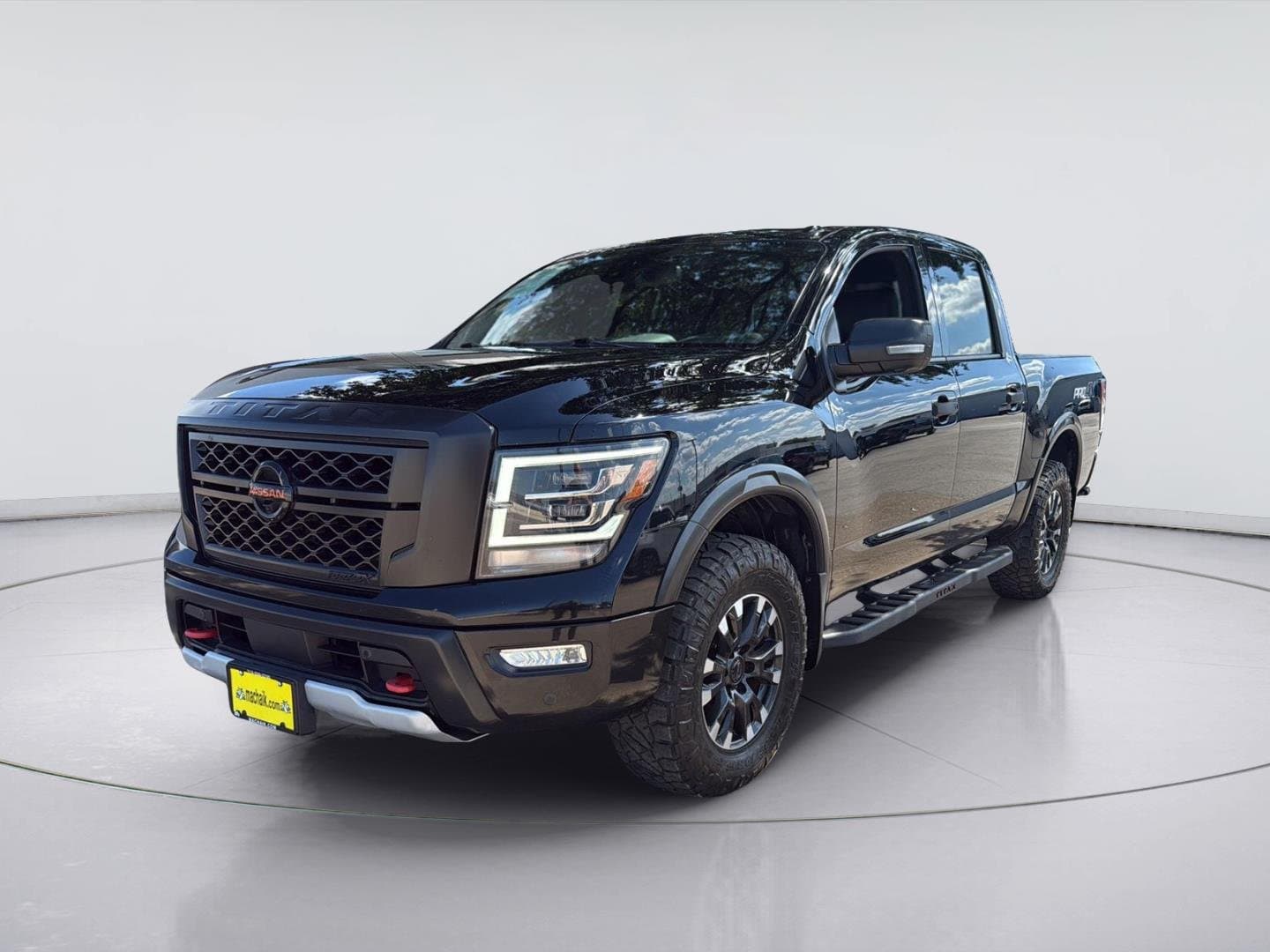 2020 Nissan Titan PRO-4X — photo 1 of 29