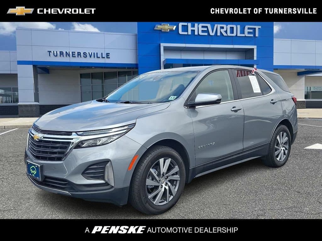 2024 Chevrolet Equinox LT — photo 1 of 33