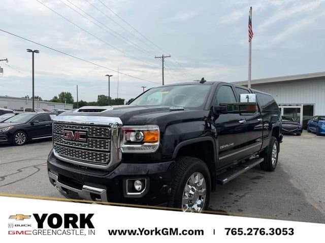 2018 GMC Sierra 2500HD Denali — photo 1 of 18