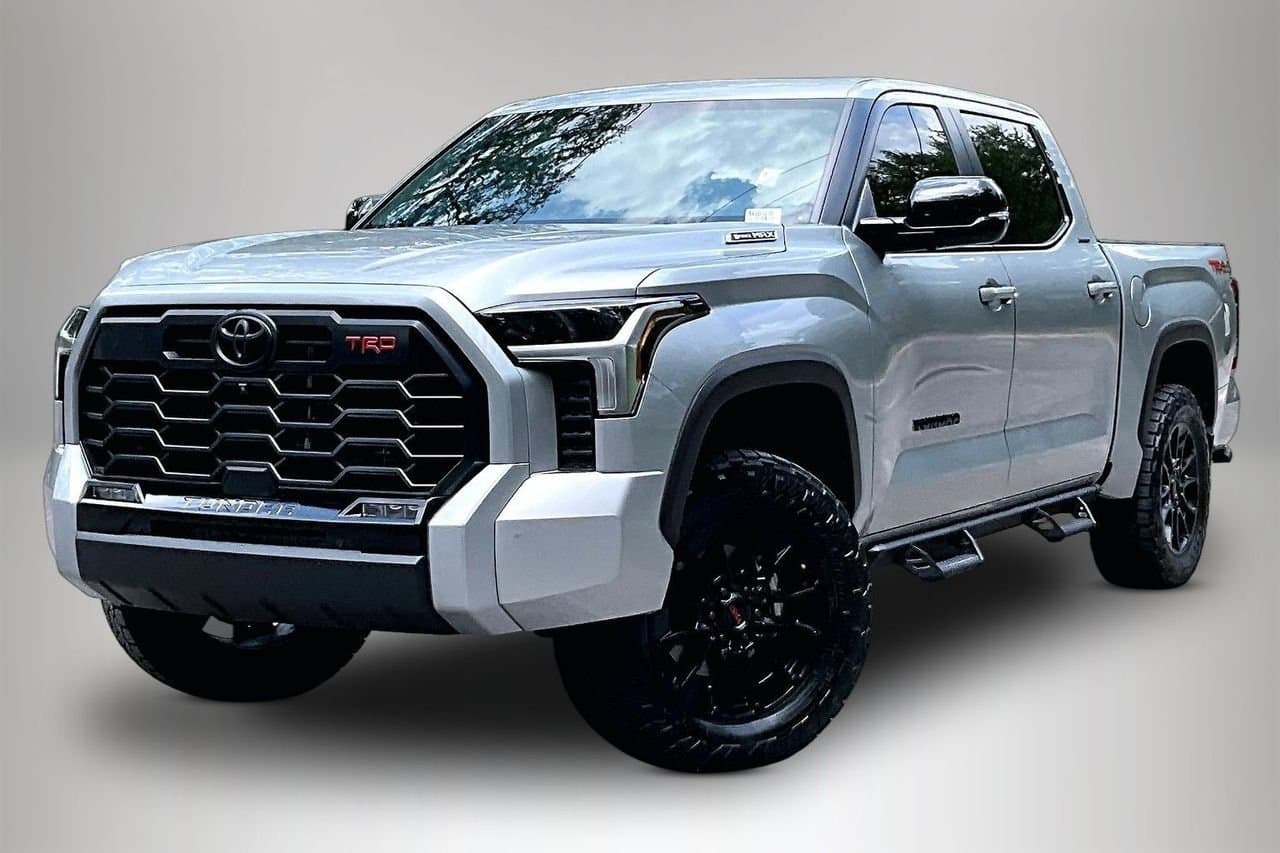 2025 Toyota Tundra Hybrid Limited — photo 1 of 36