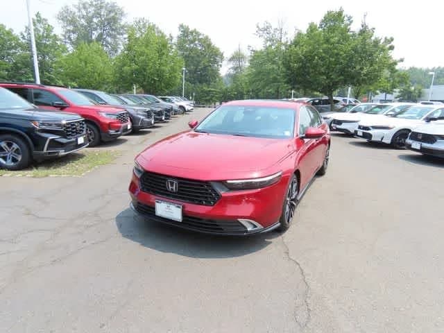2025 Honda Accord Hybrid Touring — photo 1 of 31