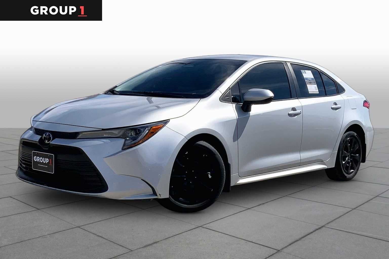 2025 Toyota Corolla LE — photo 1 of 34