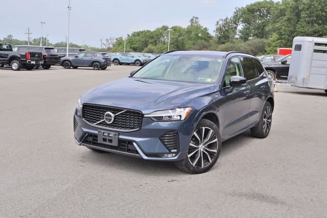 2024 Volvo XC60 Plus Dark Theme — photo 1 of 15