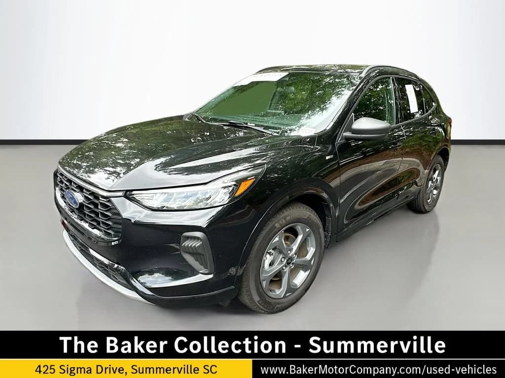 2023 Ford Escape ST-Line — photo 1 of 31
