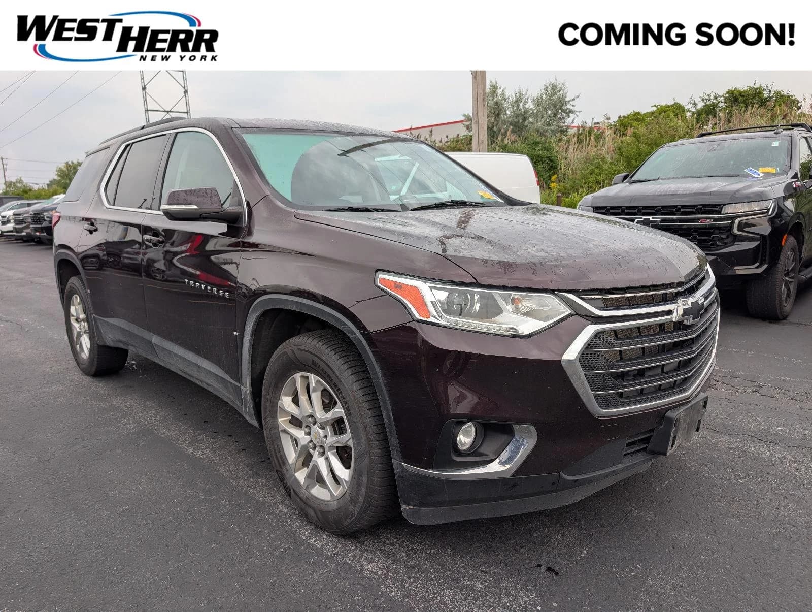 2021 Chevrolet Traverse LT Leather — photo 1 of 22