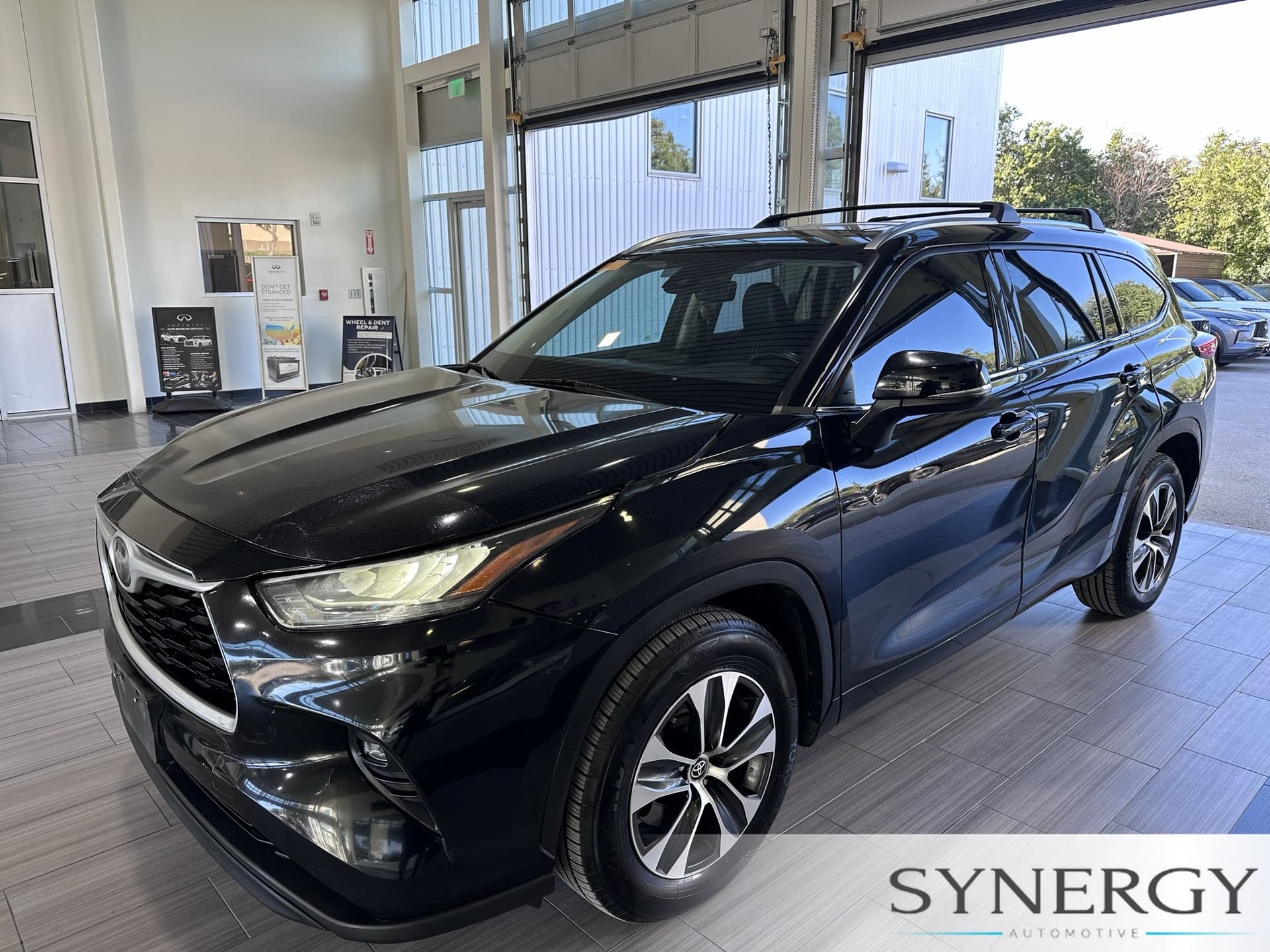 2020 Toyota Highlander XLE — photo 1 of 29