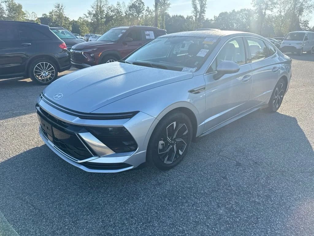 2025 Hyundai Sonata SEL — photo 1 of 14