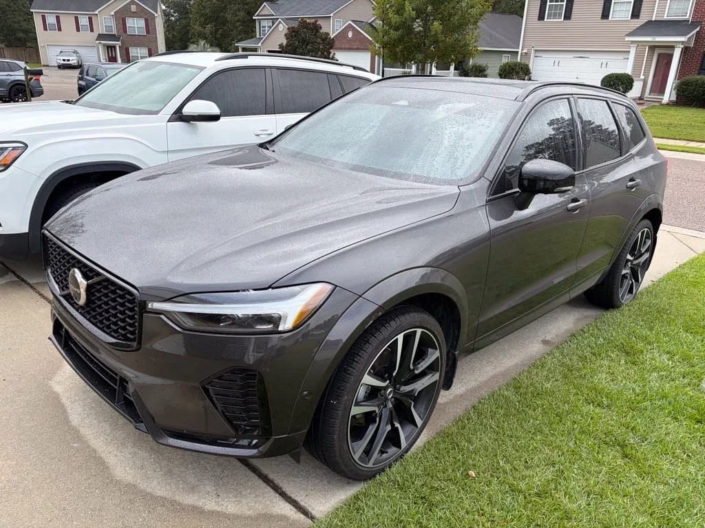 2025 Volvo XC60 Ultra — photo 1 of 2