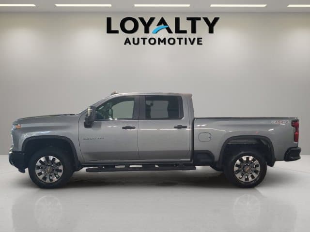 2024 Chevrolet Silverado 2500HD Custom — photo 1 of 34