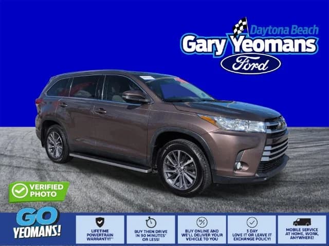 2019 Toyota Highlander XLE — photo 1 of 26
