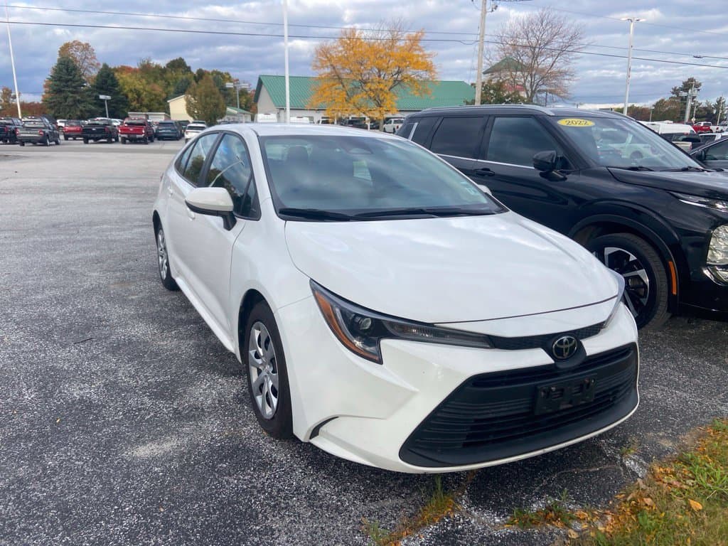 2023 Toyota Corolla LE — photo 1 of 5