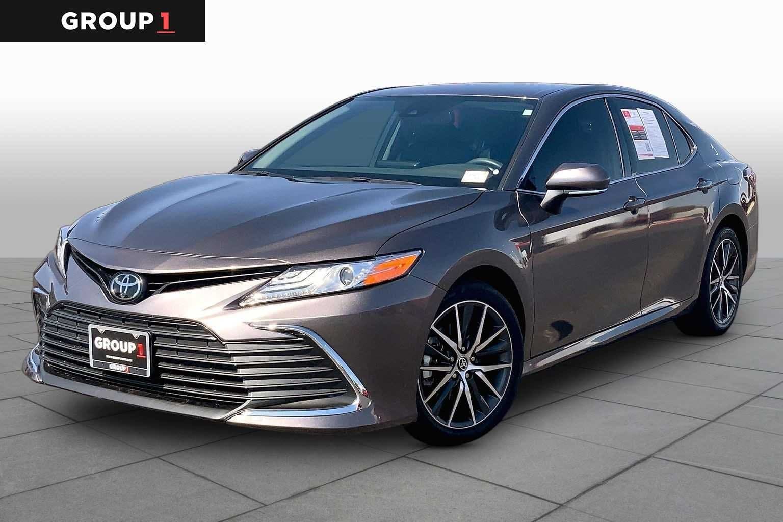 2024 Toyota Camry XLE — photo 1 of 37