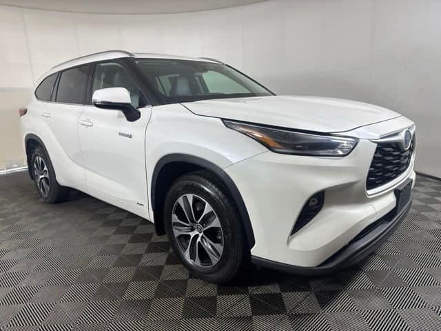 2021 Toyota Highlander Hybrid XLE — photo 1 of 23