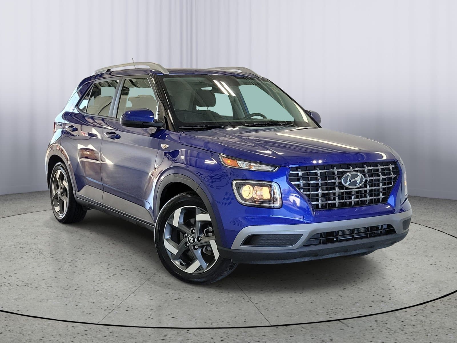 2024 Hyundai Venue SEL — photo 1 of 32
