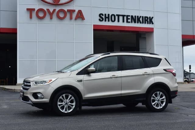 2017 Ford Escape SE — photo 1 of 32