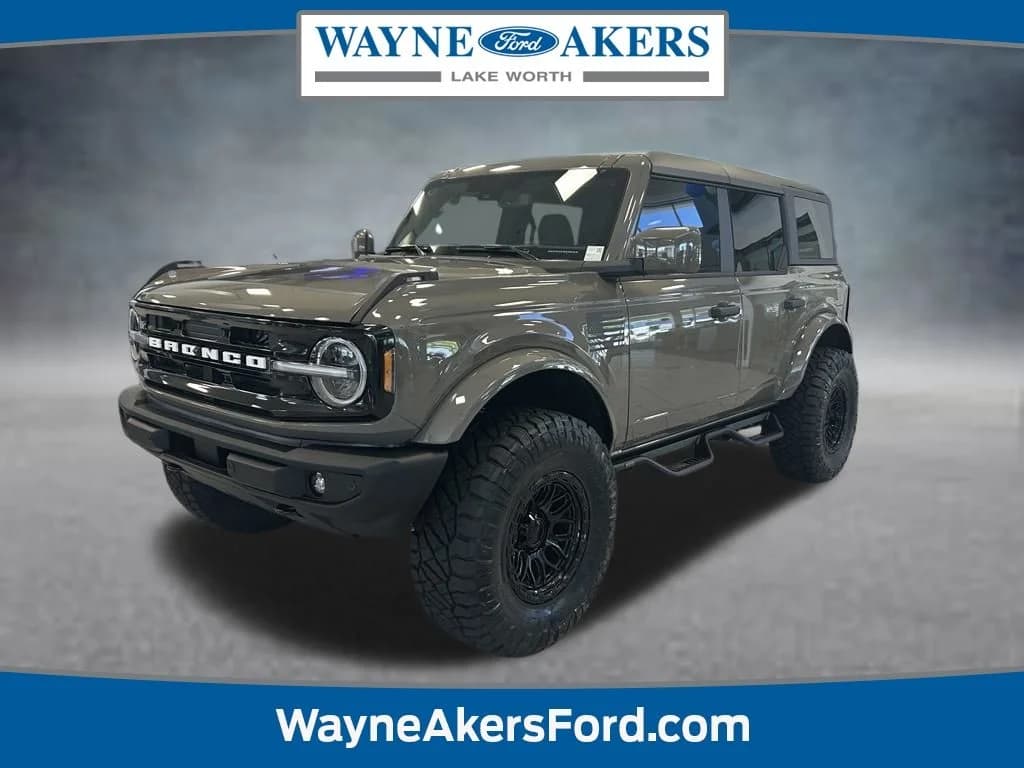 2026 Ford Bronco Outer Banks — photo 1 of 36