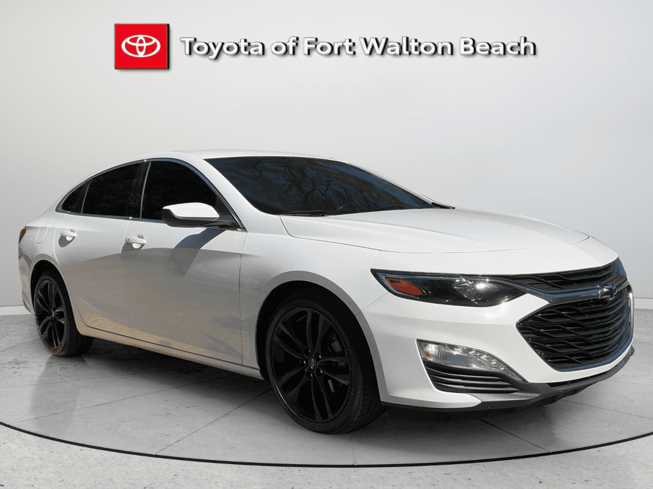 2021 Chevrolet Malibu LT — photo 1 of 26