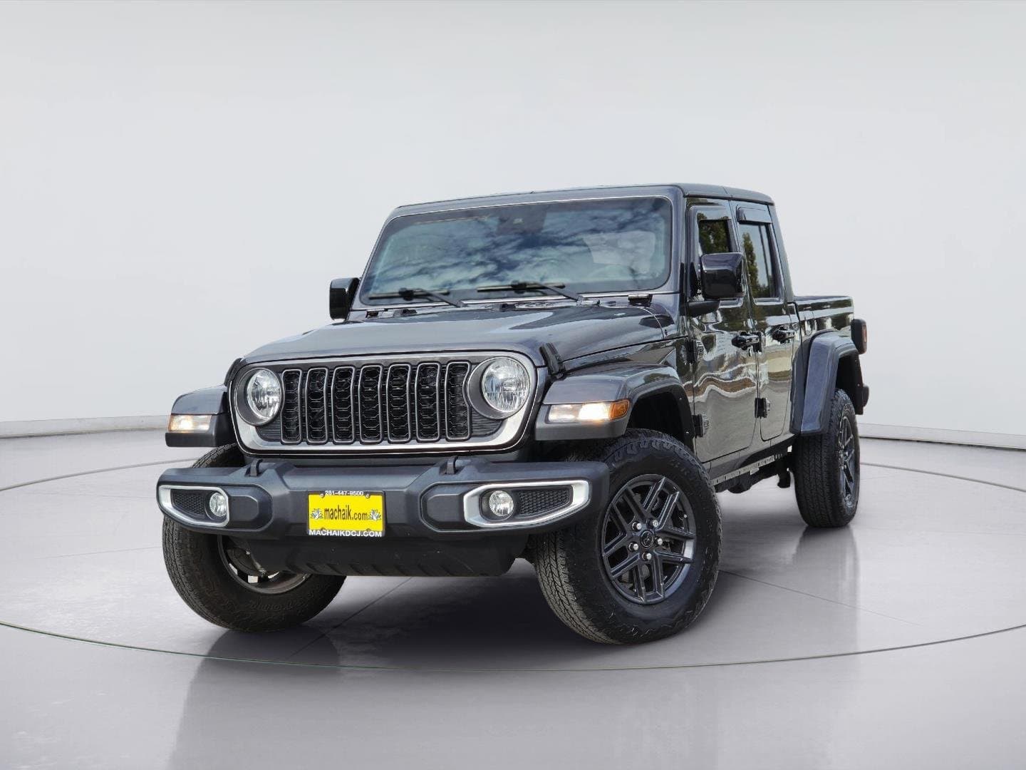 2024 Jeep Gladiator Sport S — photo 1 of 36