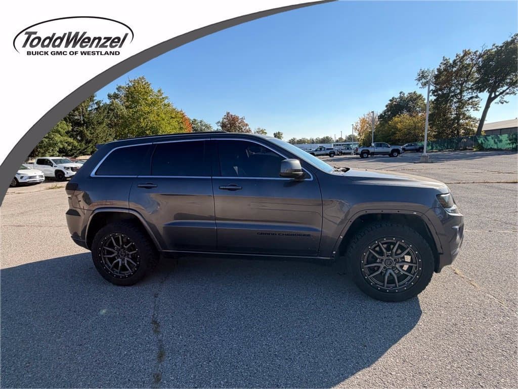 2015 Jeep Grand Cherokee Altitude — photo 1 of 11